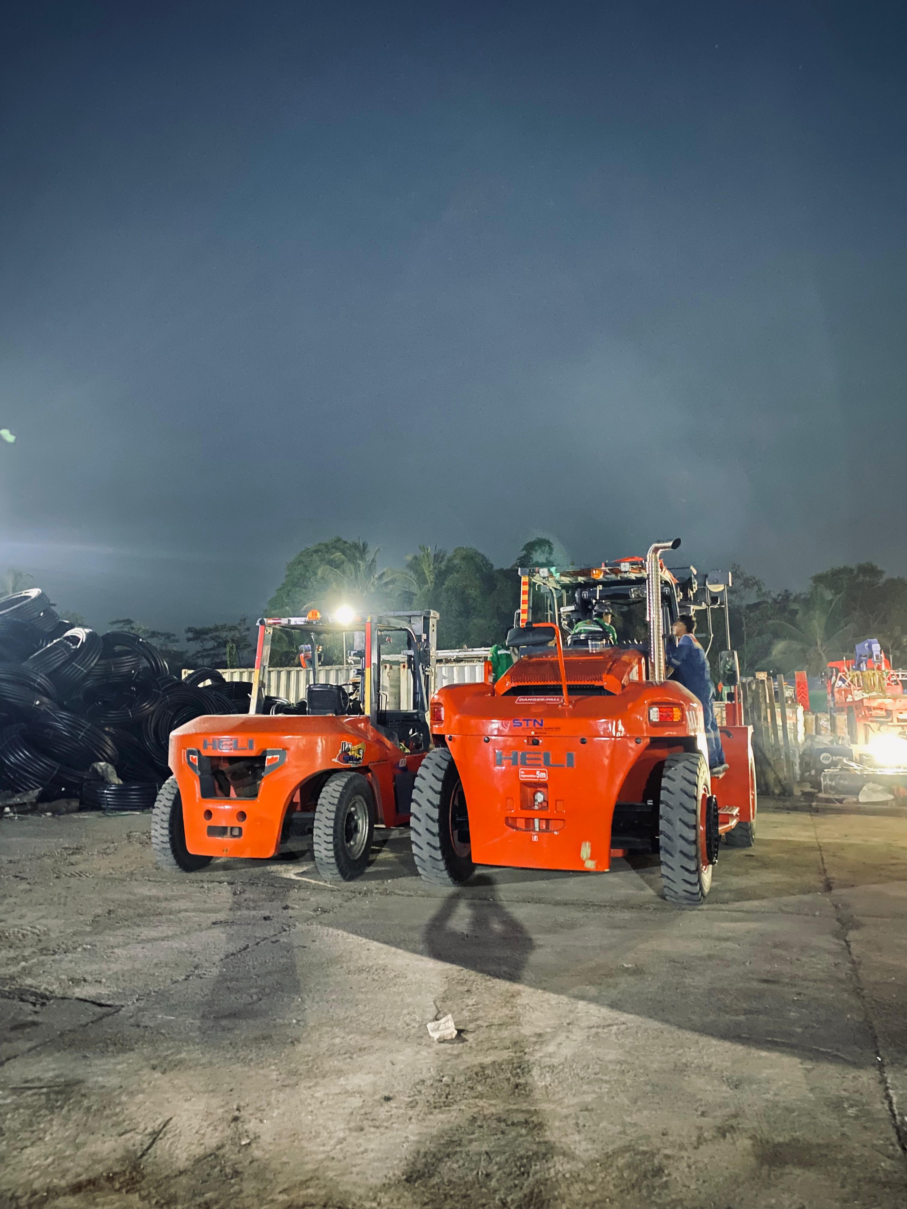 Forklift 18 ton & Forklift 10 ton - CV. Sakti Trans Nusantara