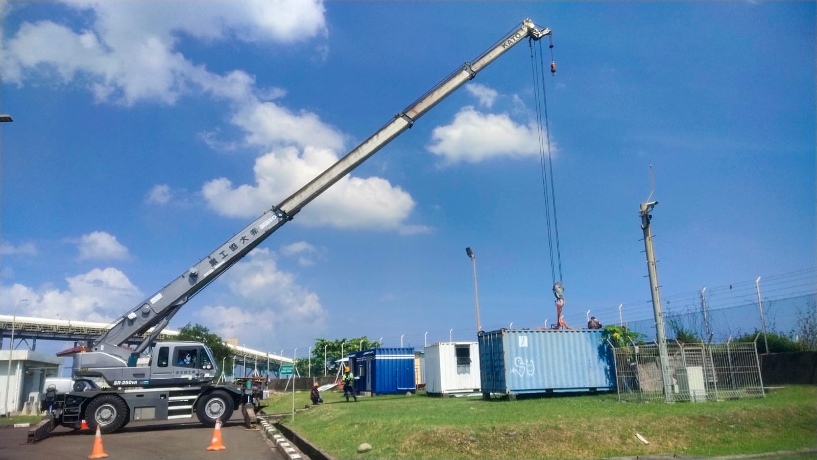 Roughter 25 ton moving container - CV. Sakti Trans Nusantara