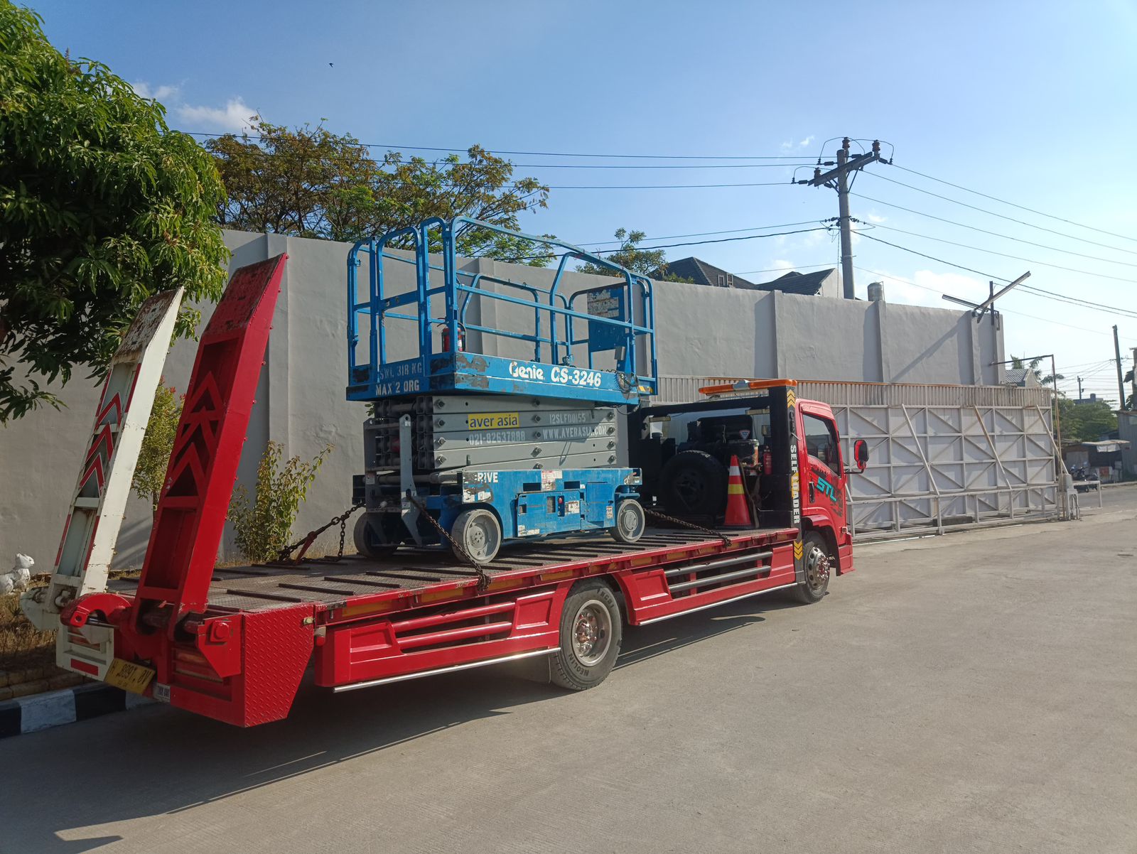 Sewa Scissor Lift Semarang - CV. Sakti Trans Nusantara